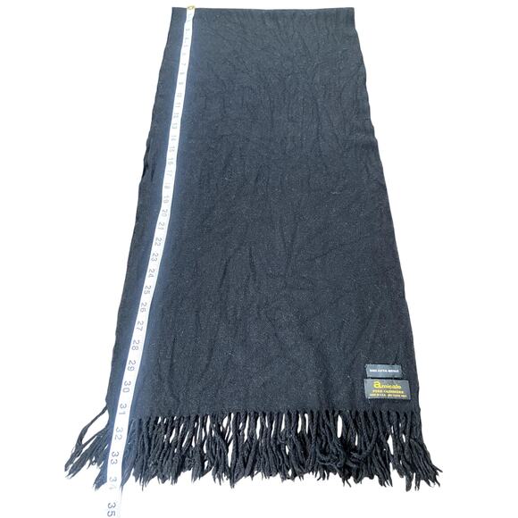 Saks Fifth Avenue Amicale 100% Cashmere Black Scarf 68x15 Fringe USA Made - Picture 4 of 6